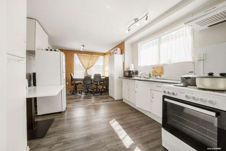 8 Sabot Place Massey_6