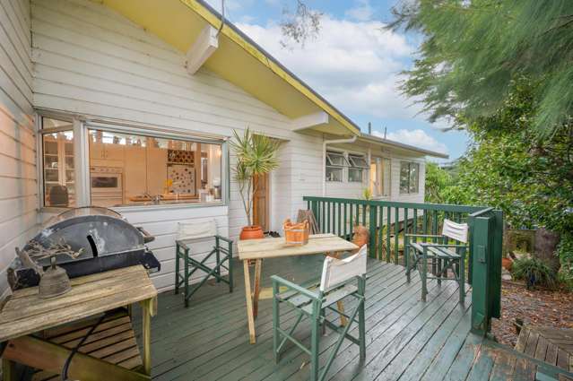 Beachlands Gem with Sea Views -Add Your Own Touch!
