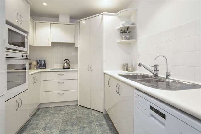 Beach front and beach access.2 double bed room