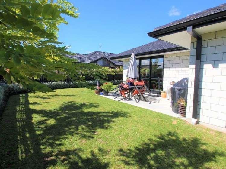 37 Plescher Crescent Leamington_29