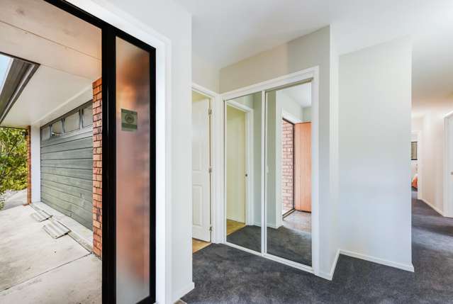 6 Carleton Place Toi Toi_1