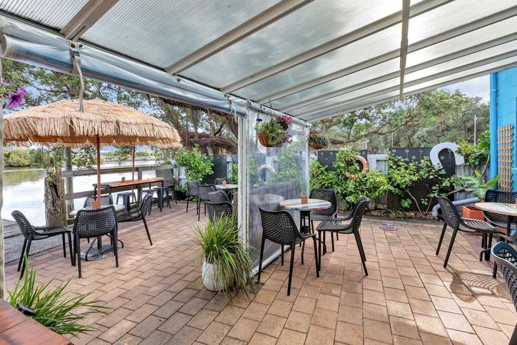 52 Riverside Drive Riverside_8