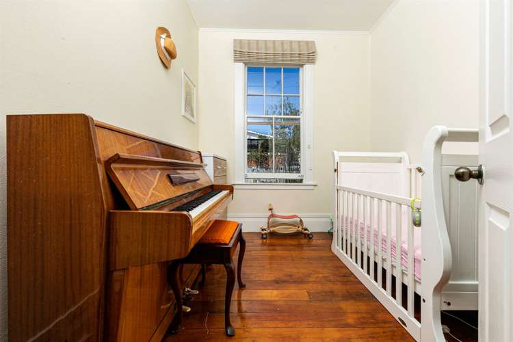 47 Newington Road Henderson_13