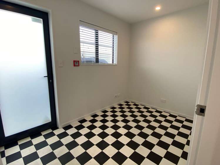 5/7 Lake Bryndwr Lane Burnside_6