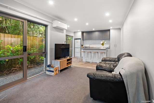 1/10 Gazeley Avenue Silverdale_3