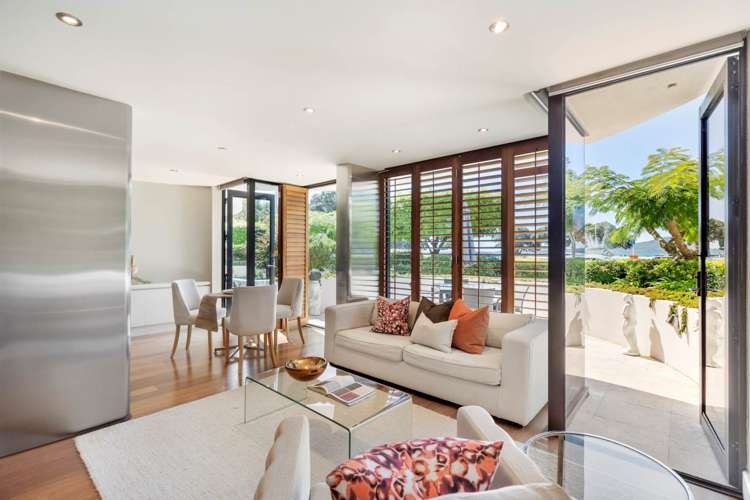 2/45 Tamaki Drive Mission Bay_7