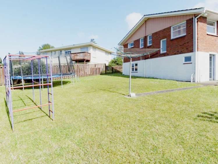 2 Pamela Place New Lynn_13