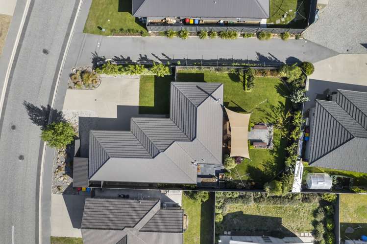 4 Magnetic Place Cromwell_15