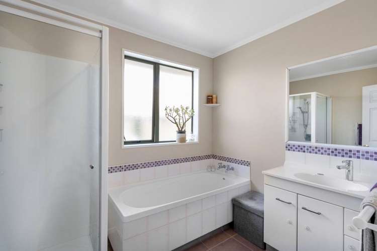 11 Bluebell Lane Woolston_9