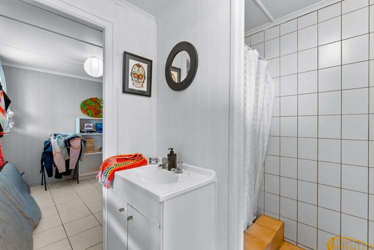 27 Domain Crescent Muriwai Beach_20