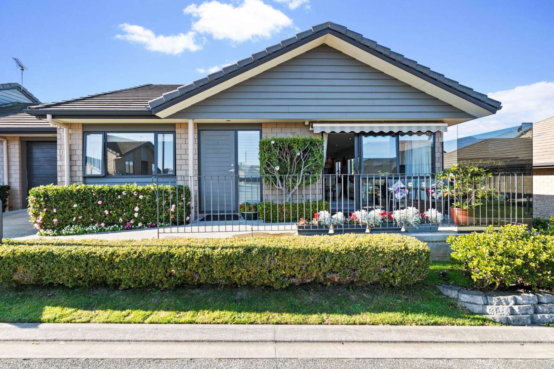 50 Royalle Mews Botany Downs_0