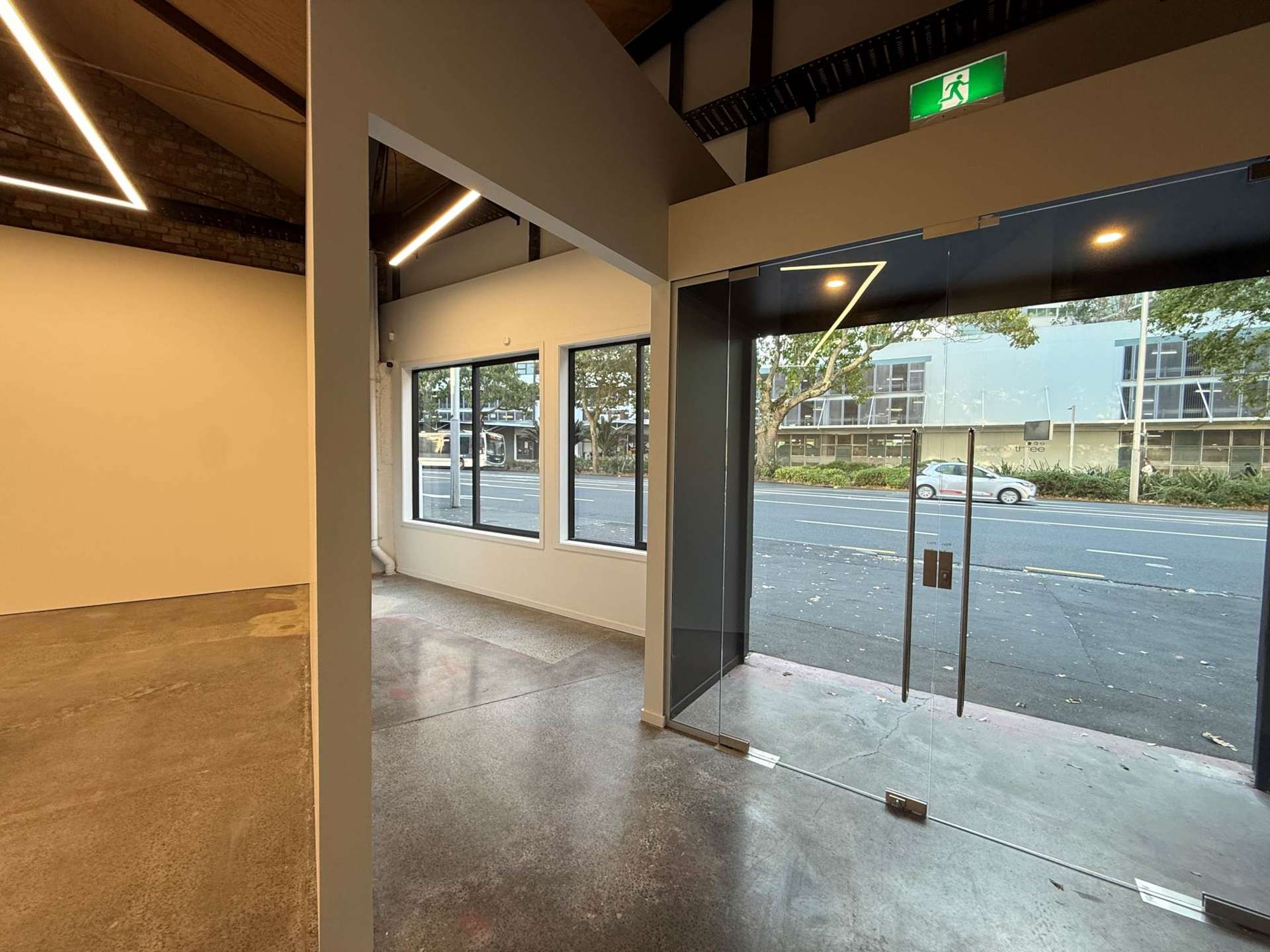27 Beach Road City Centre_0