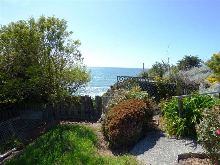 5 Esplanade Kaka Point_2