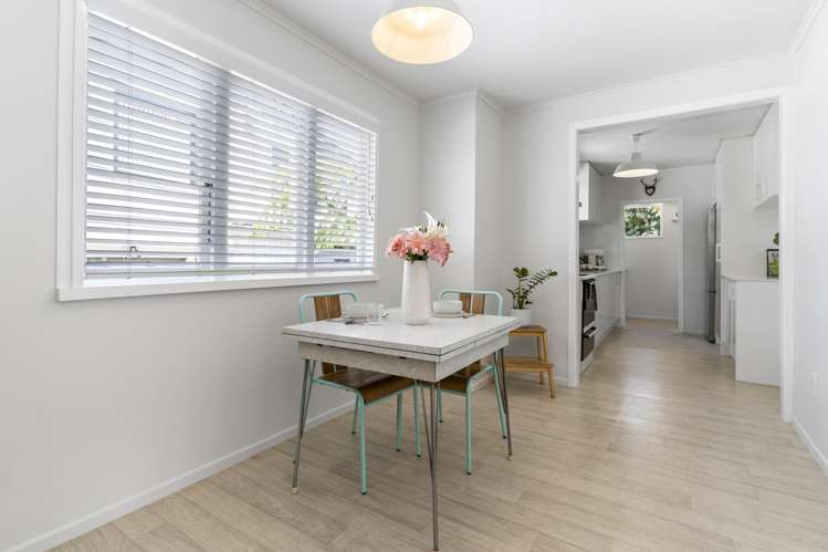 4A Tiroroa Avenue Te Atatu South_10