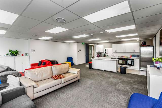 Unit 9/2A William Pickering Drive Rosedale_3