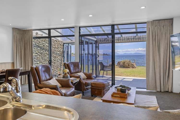 2/227 Lake Terrace Waipahihi_24