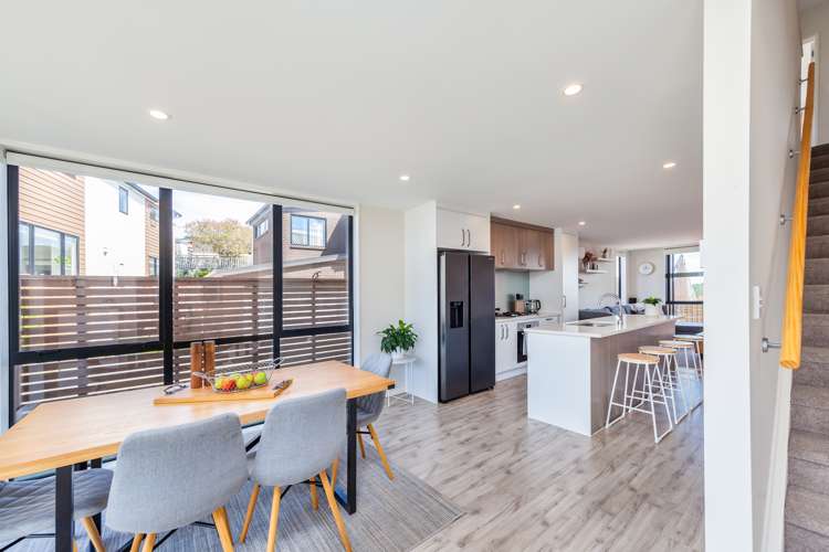 12 Seafarer Crescent Stanmore Bay_3