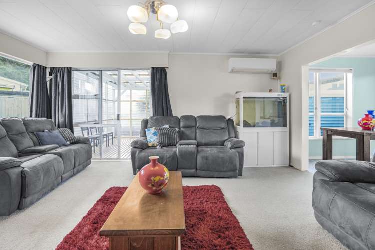 18 Kumeroa Grove Wainuiomata_9