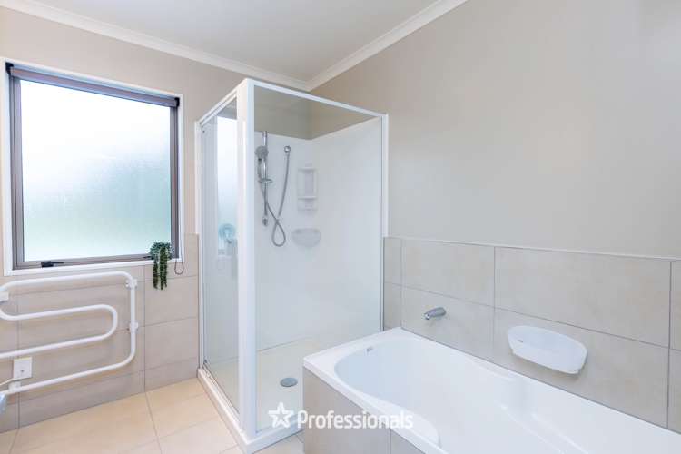 64 Evergreen Crescent Trentham_12