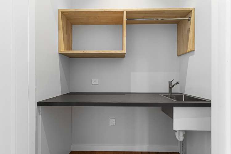 73 Mein Street Newtown_12