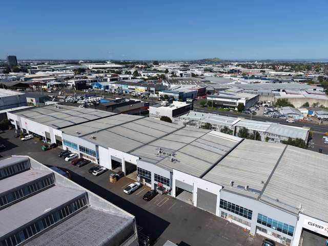 2/27 Cain Road Penrose_4