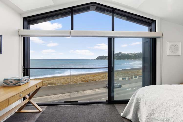 8b Lyall Parade Lyall Bay_10
