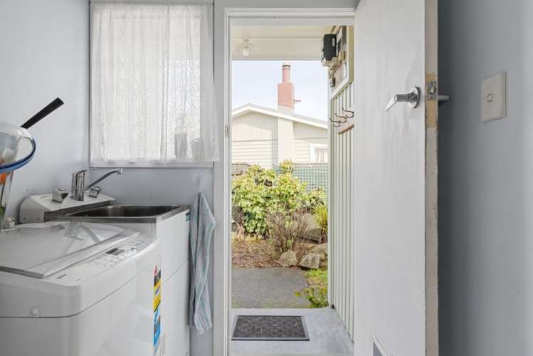 2 Shelley Crescent Stoke_14