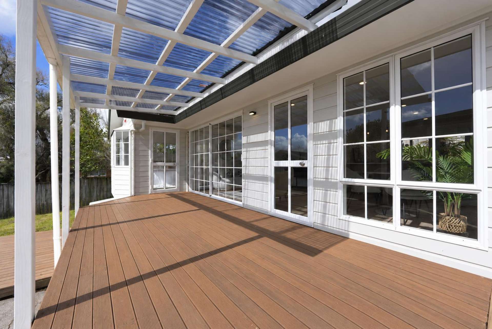 2/7 Bruce Road Glenfield_0