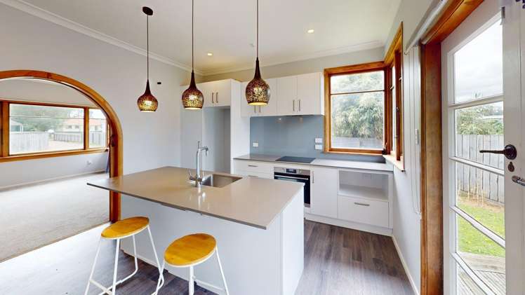 8 Churchill Crescent 1206_5