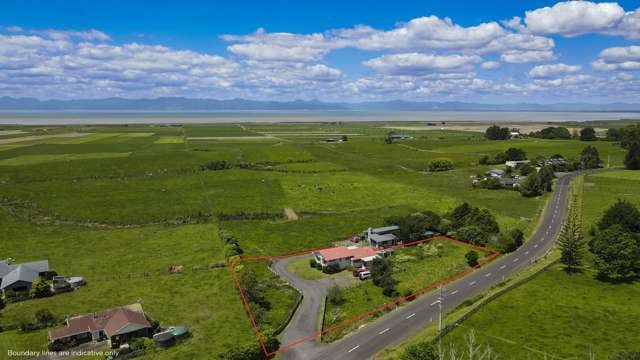 Scenic Coastal Lifestyle in Kaiaua