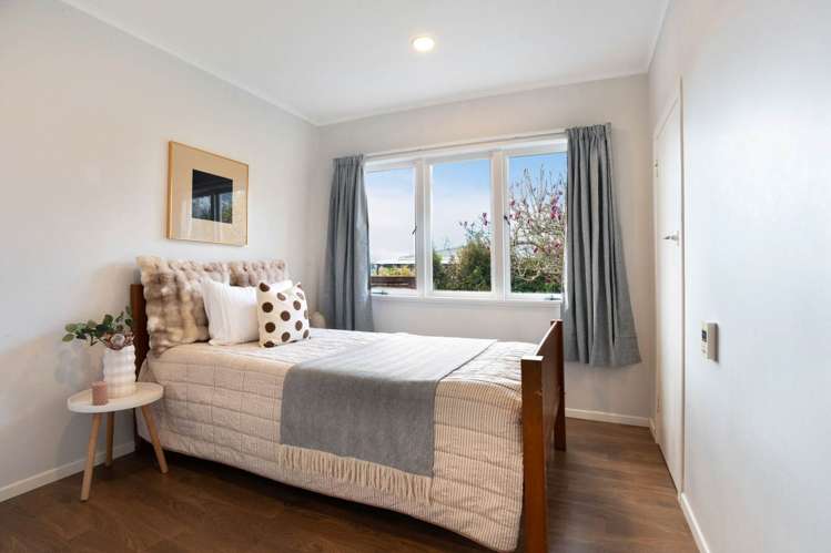 1/227 Wairau Road Totara Vale_16