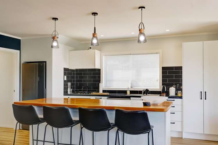 8 Nukumaru Parade Waiinu Beach_6