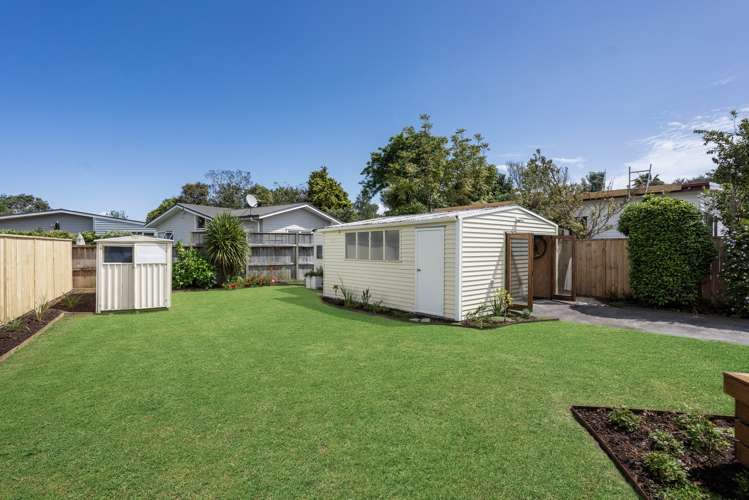 16 Brennan Avenue Te Atatu Peninsula_17