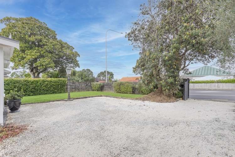 17 Onewa Road Northcote_15