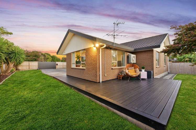 8 Woodbank Drive Glen Eden_18