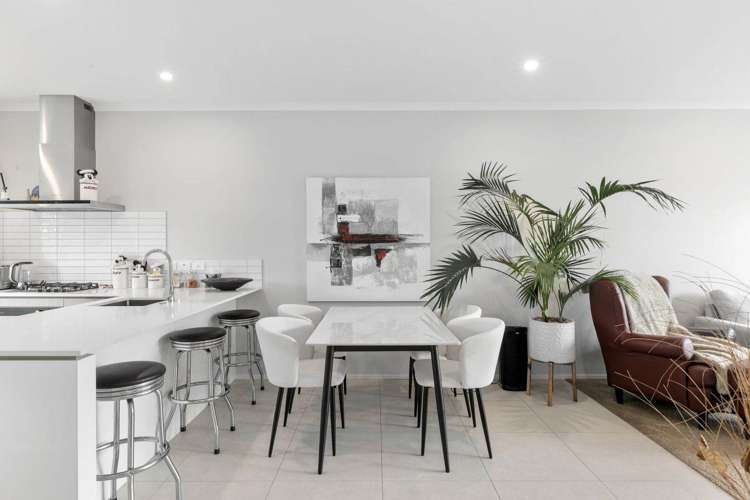 26A Taikura Avenue Red Beach_5