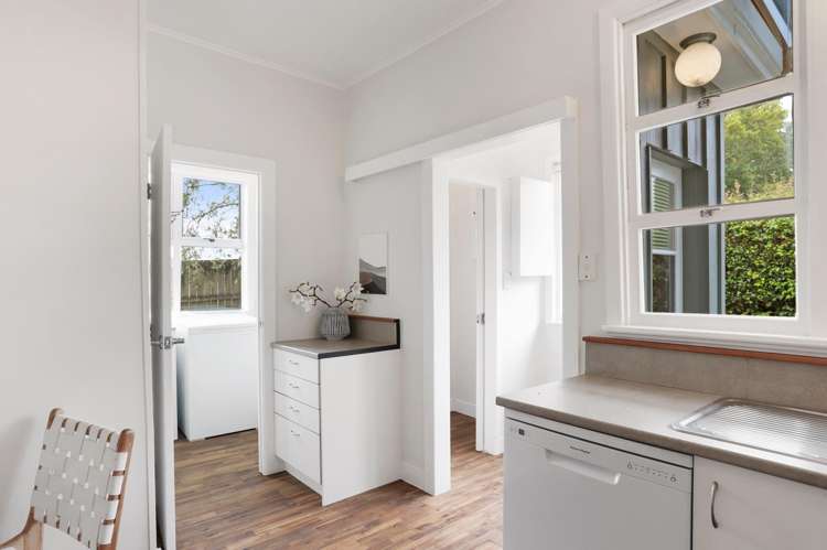 32 McEntee Road Waitakere_11