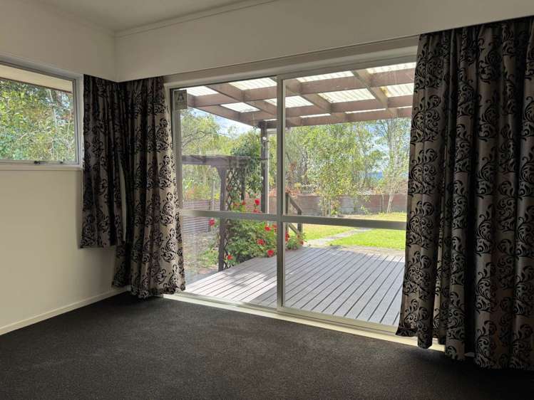 4 Royal Road Massey_3