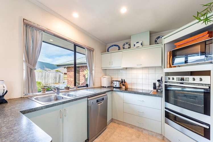 84 Aldinga Avenue Stoke_7