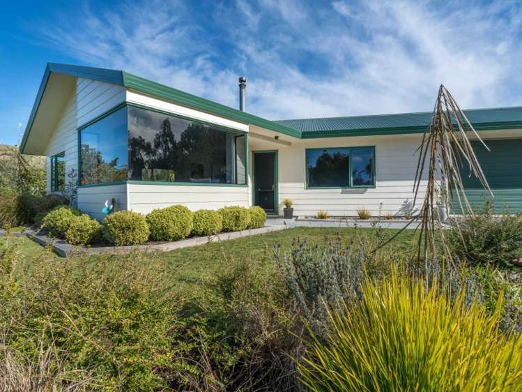 277 Mapara Road Acacia Bay_17