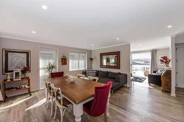 5 Resolution Drive Gulf Harbour_1