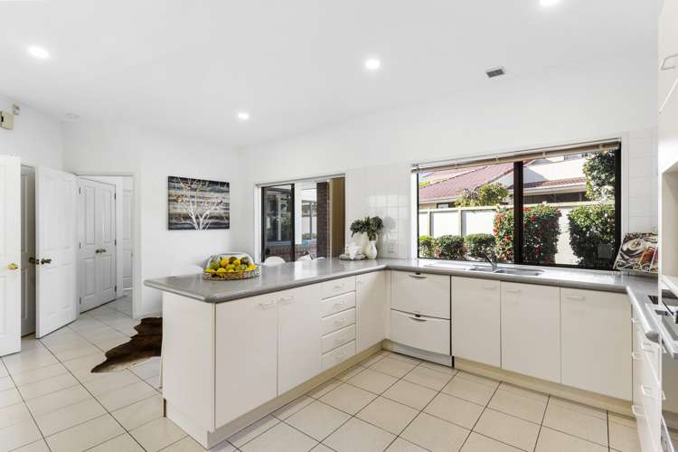 23 Gillard Place Eastern Beach_9