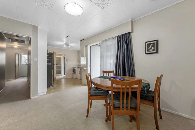 5 Denver Grove Totara Park_4