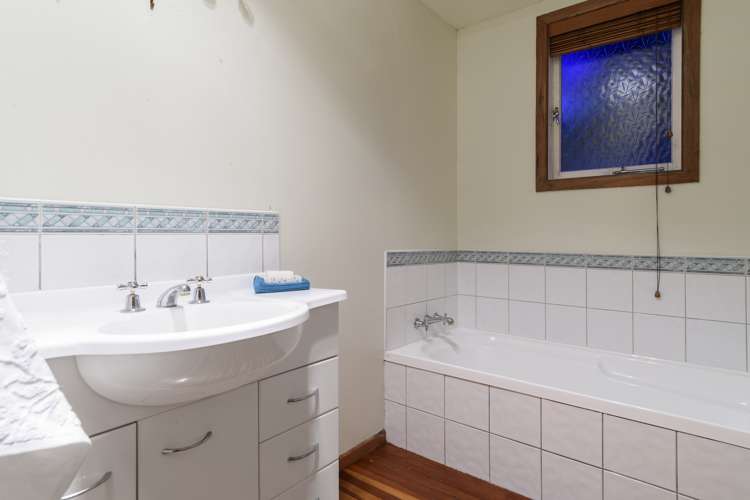 35 Emily Place Bellevue_19