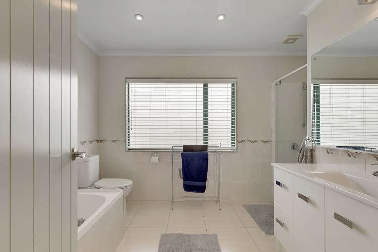 71 Te Puia Drive Aotea_21