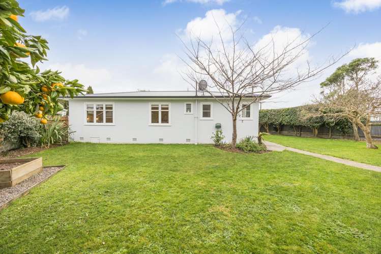 11 Churchill Avenue Feilding_12
