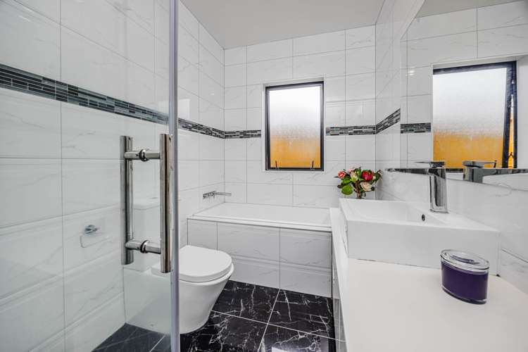 3 Castlederg Drive Flat Bush_18