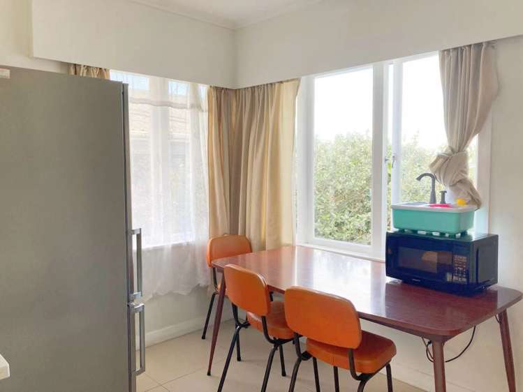 66 Roberts Road Te Atatu South_6