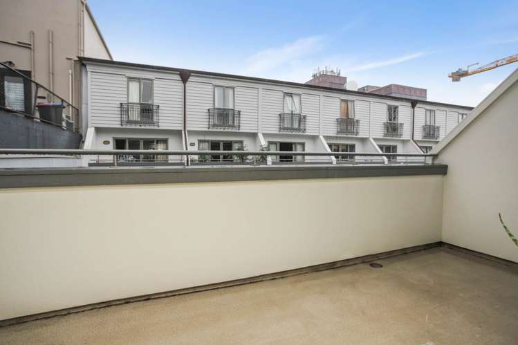 29/10 Ruru Street Eden Terrace_1