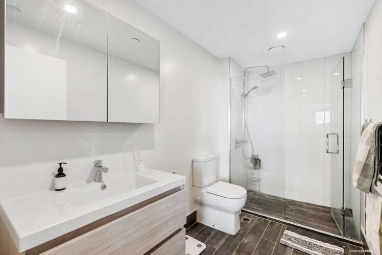 702/70 Anzac Avenue City Centre_1